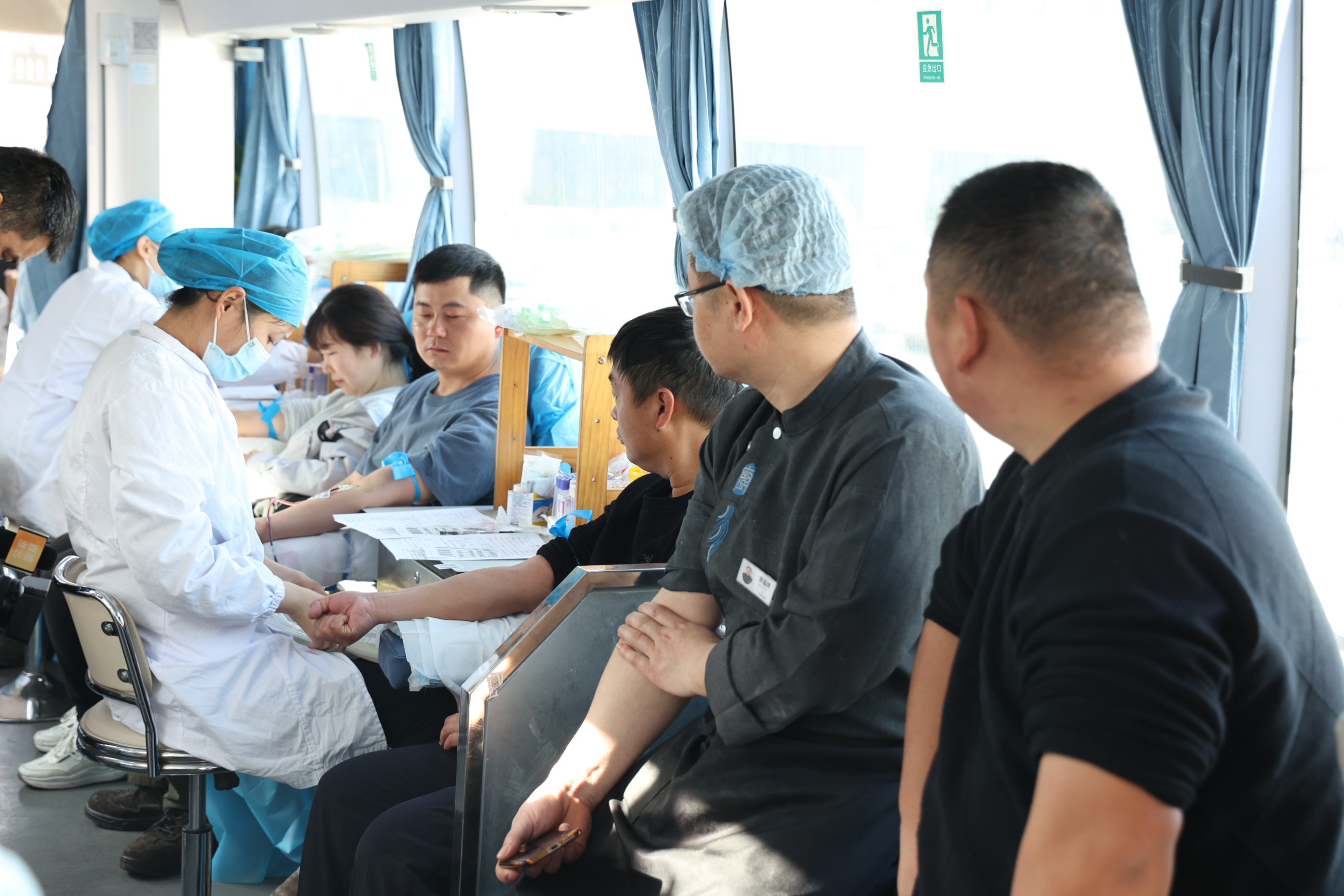 安徽UED在线医疗伙伴参与献血活动